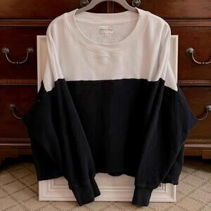 Sundry sweatshirt collar w Soul Cycle navy and white M